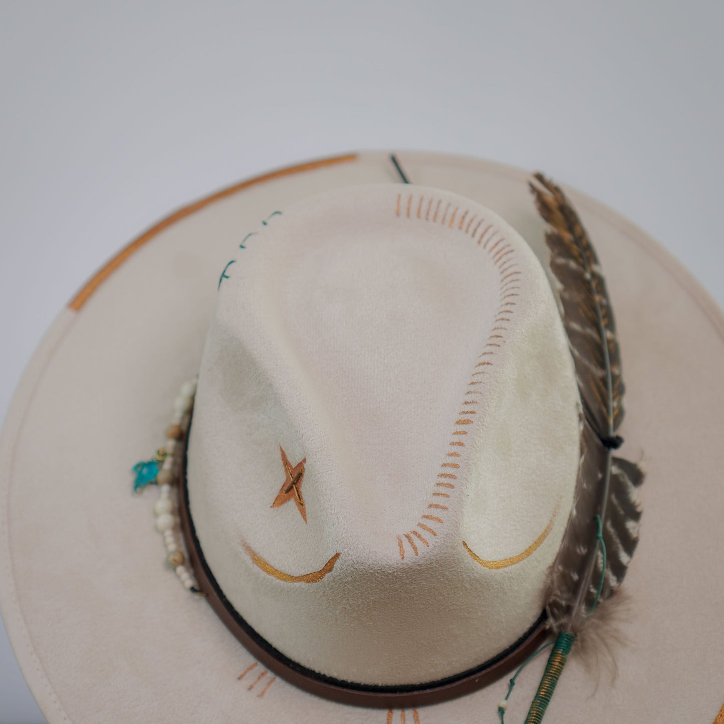 Aukala Hat L White Elefante Brim Hat - White