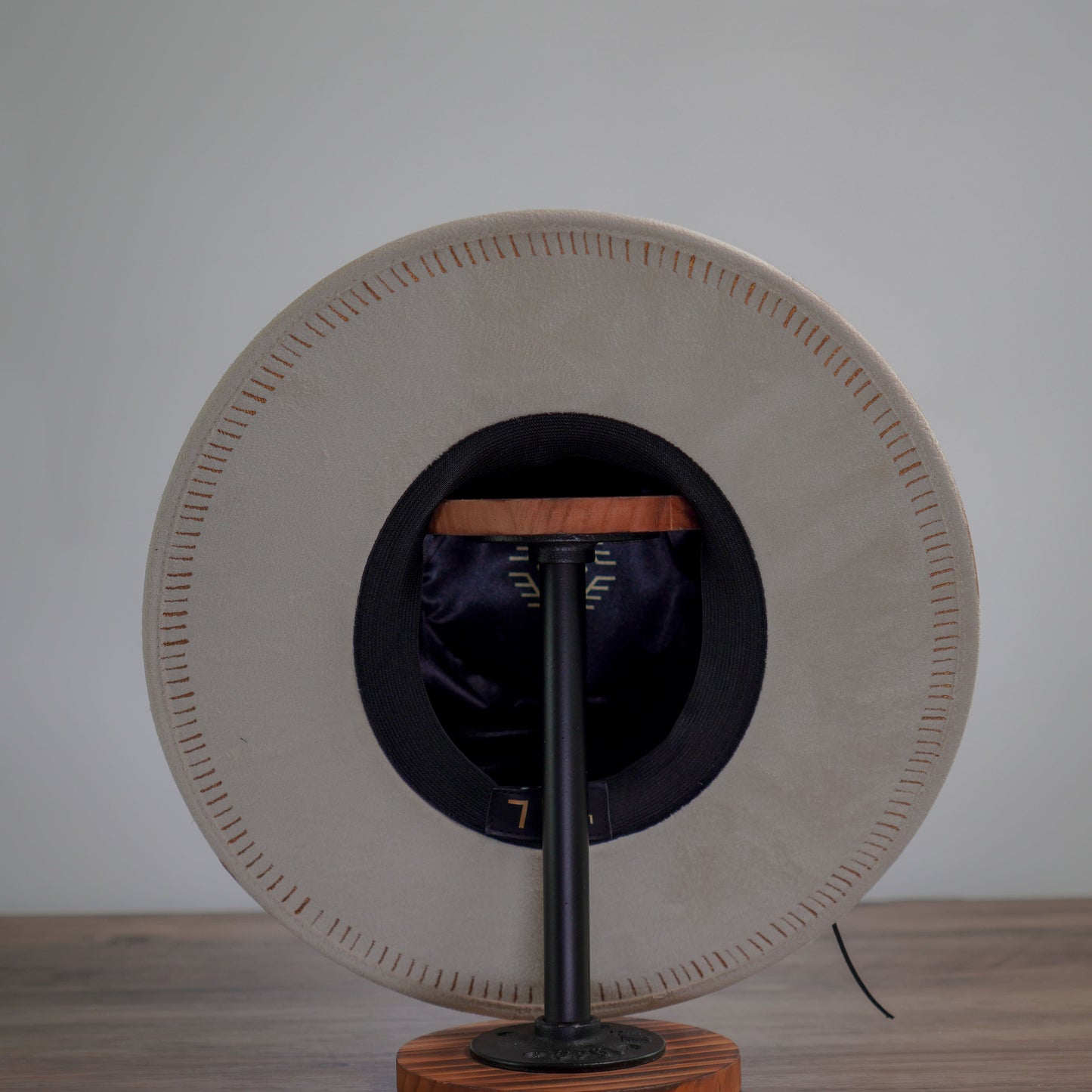 Aukala Hat L White Elefante Brim Hat - White