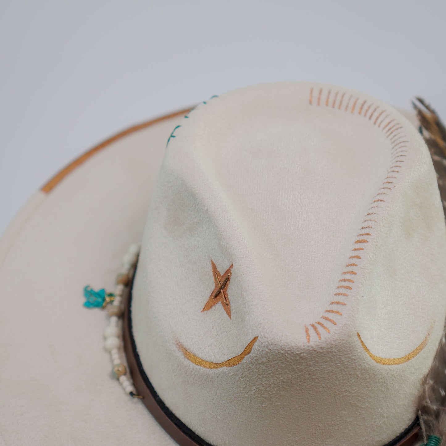 Aukala Hat L White Elefante Brim Hat - White