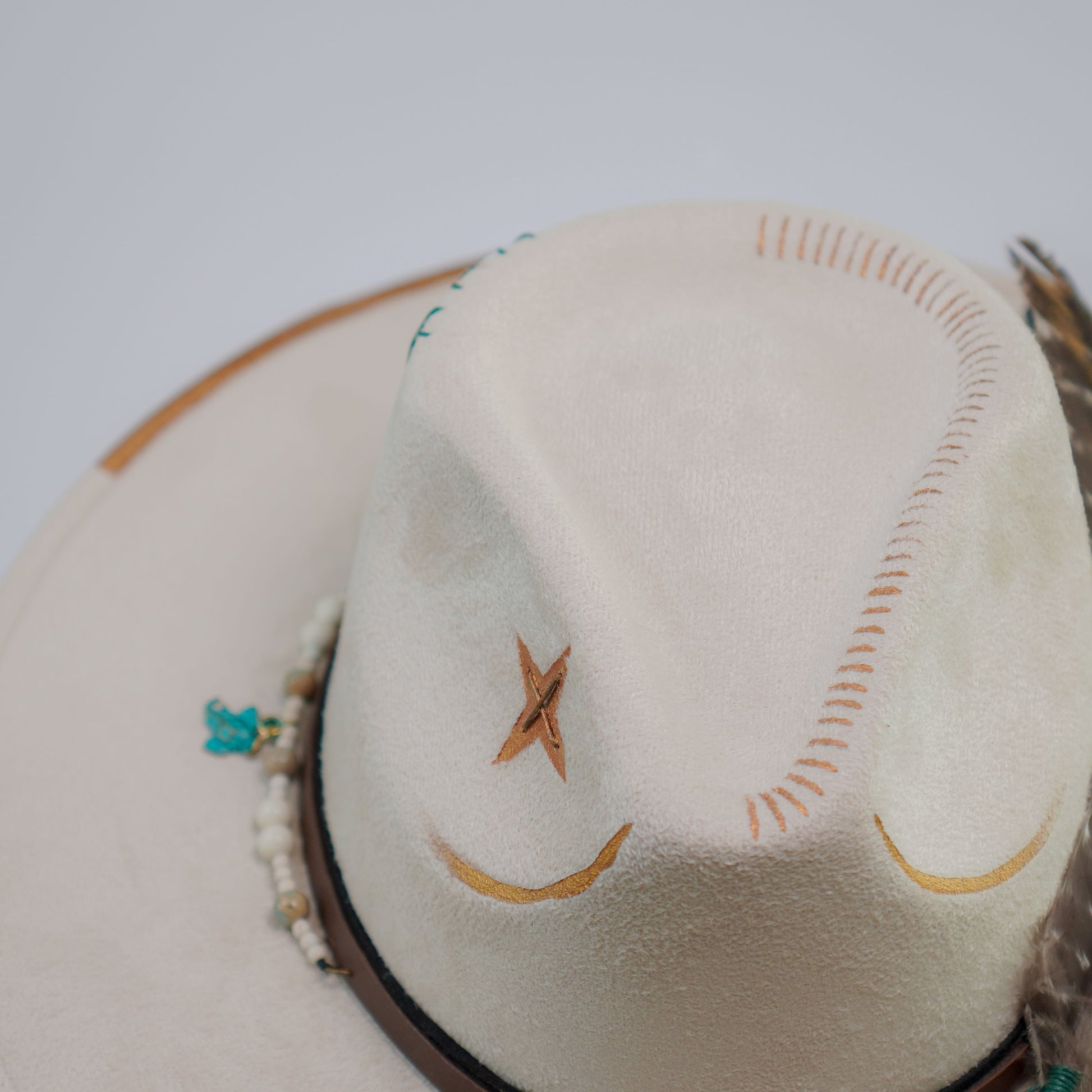 Aukala Hat L White Elefante Brim Hat - White
