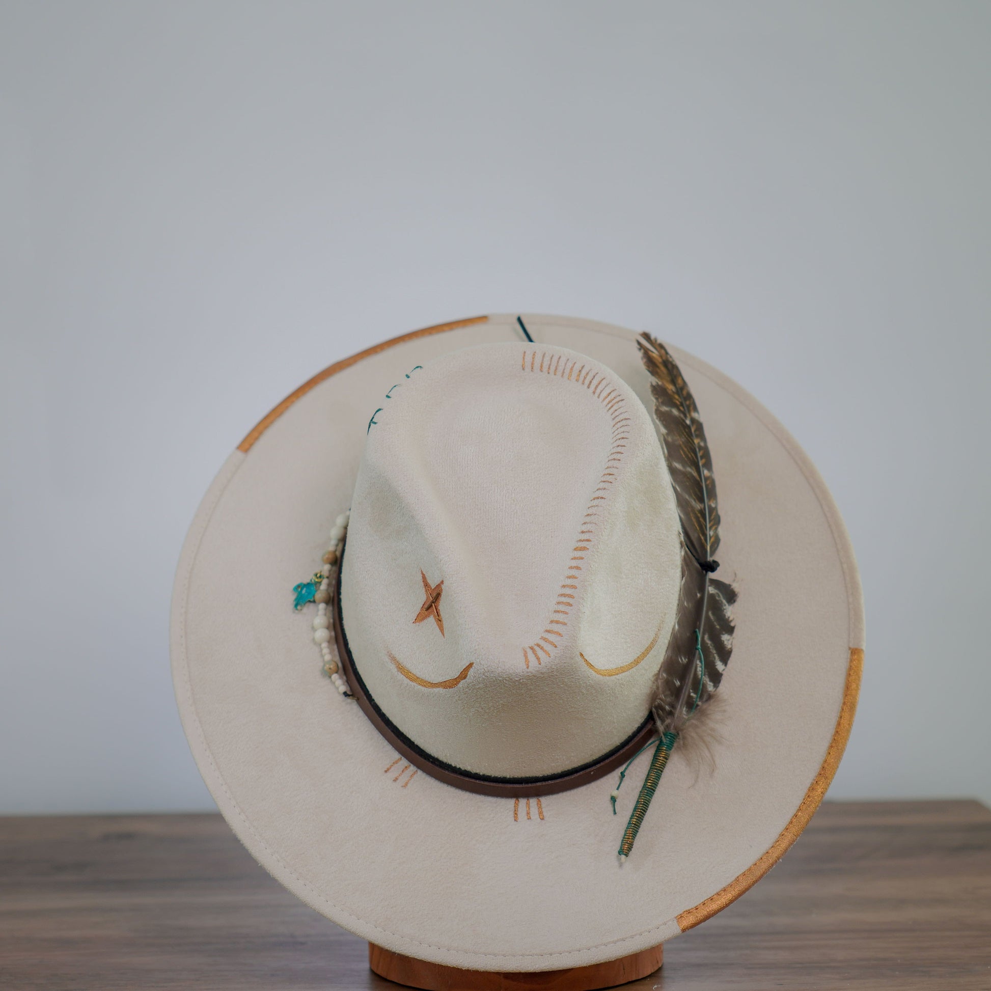 Aukala Hat L White Elefante Brim Hat - White