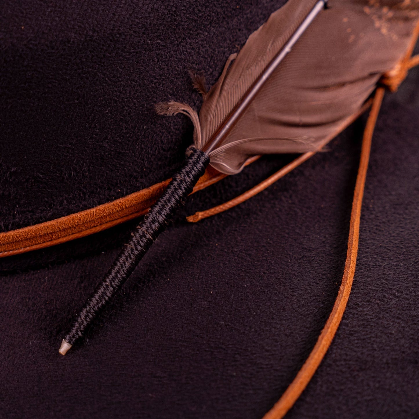 Aukala Hat Sombra del Águila – Black Suede Fedora with Leather Accents & Feather Detail