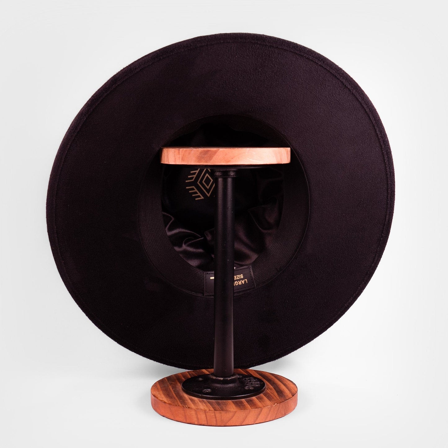 Aukala Hat Sombra del Águila – Black Suede Fedora with Leather Accents & Feather Detail