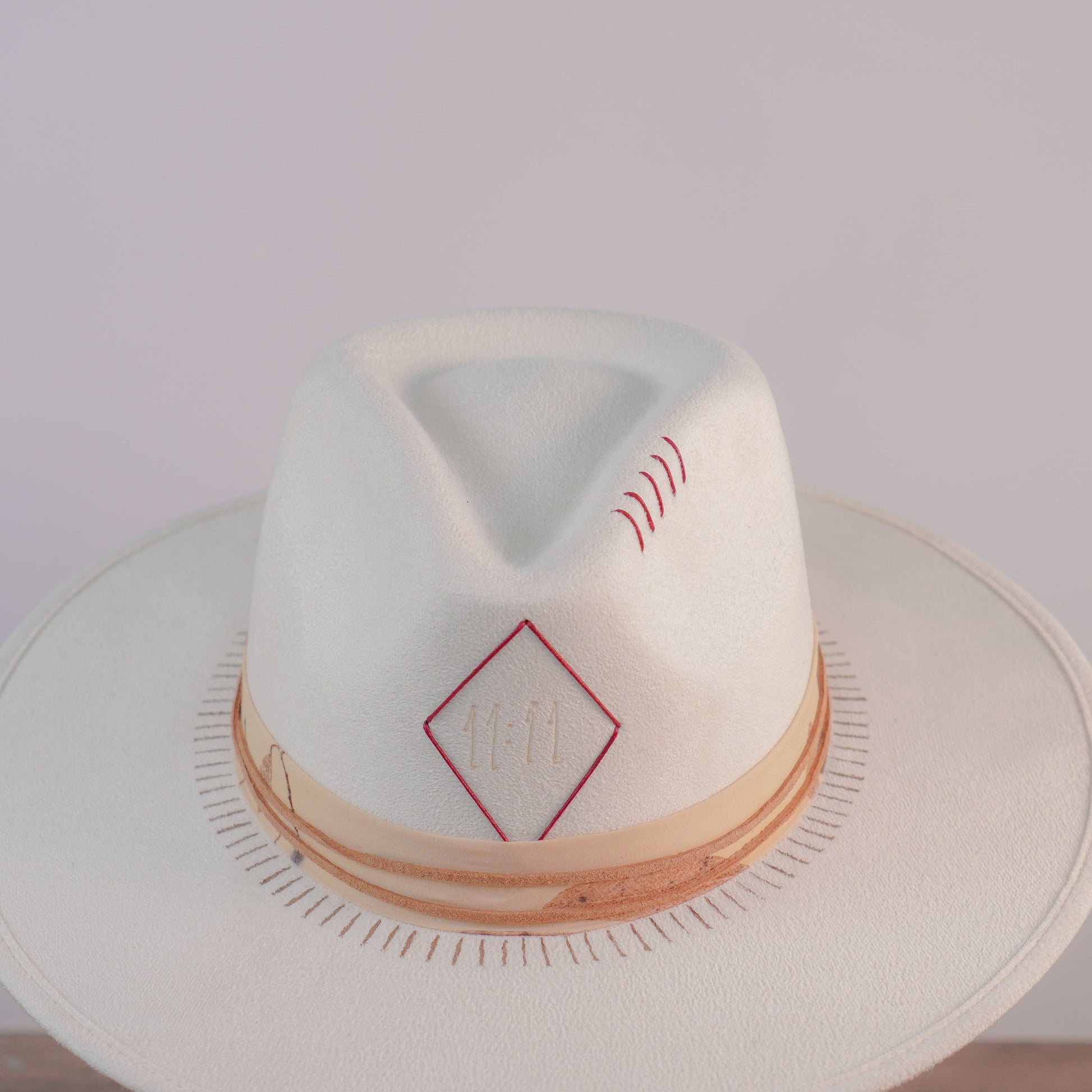 Aukala Hat M 11:11 - White