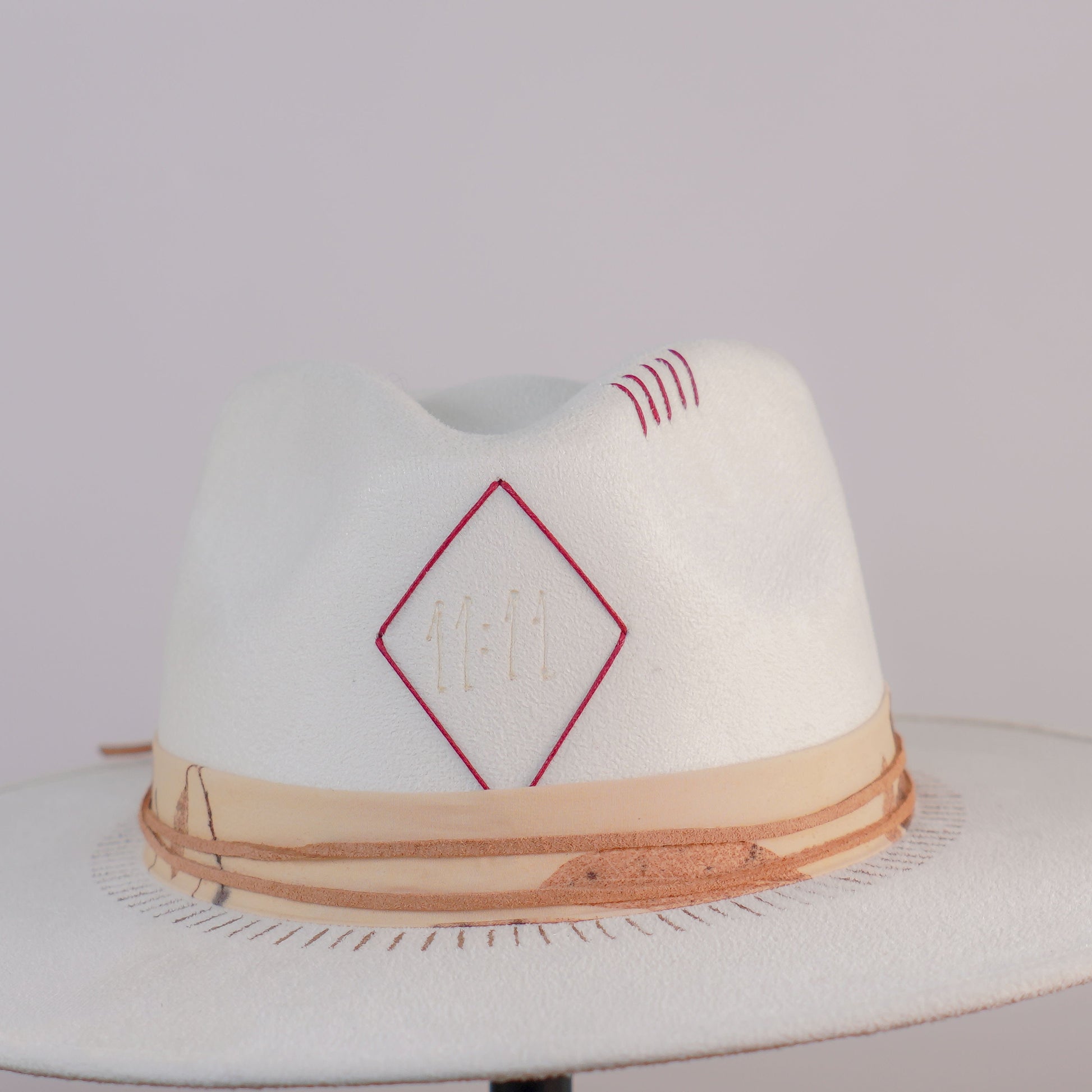 Aukala Hat M 11:11 - White