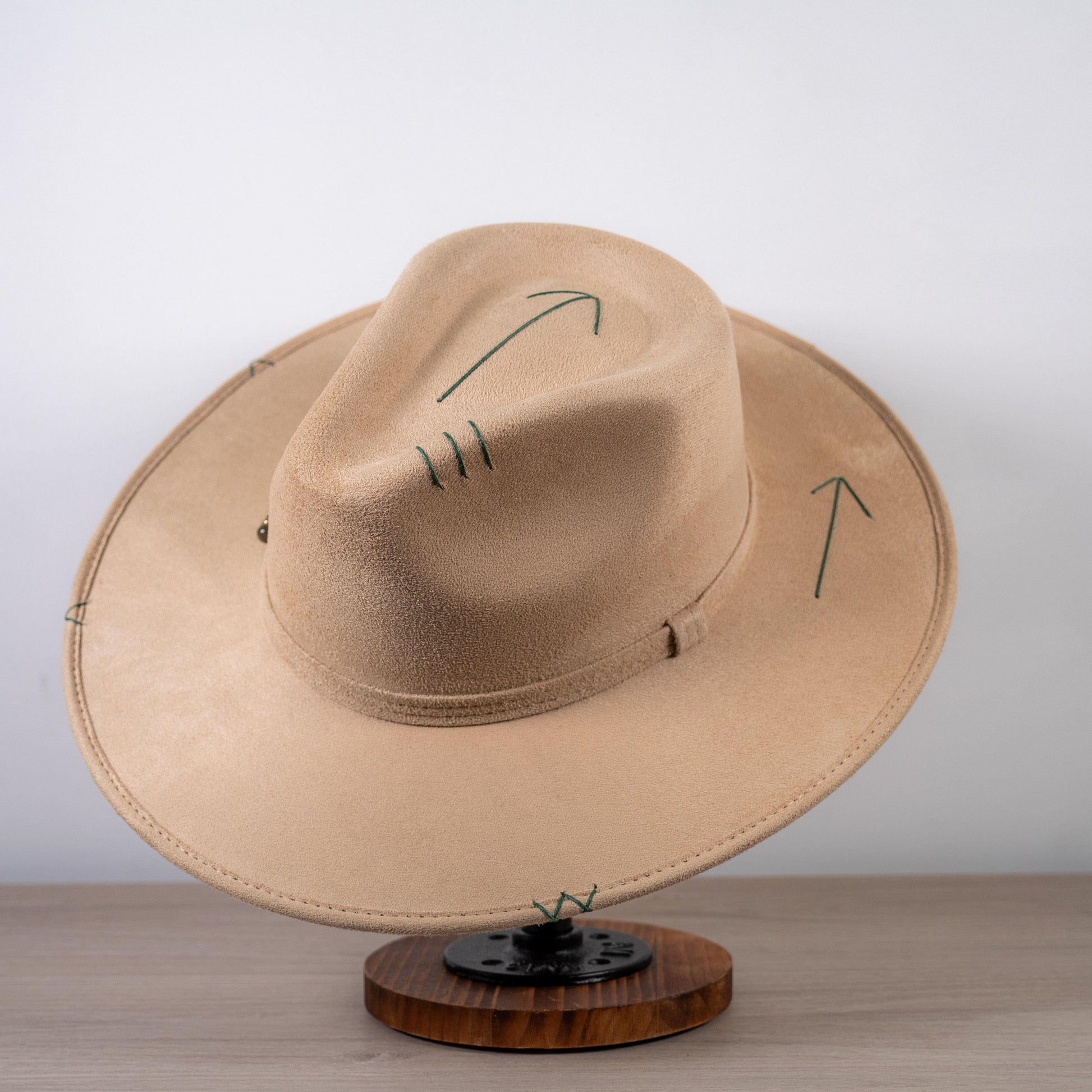 Aukala Hat M Kinich Arrow