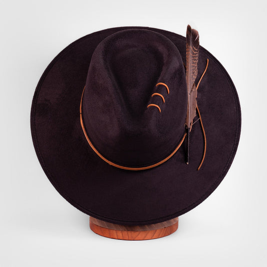 Aukala Hat Sombra del Águila – Black Suede Fedora with Leather Accents & Feather Detail